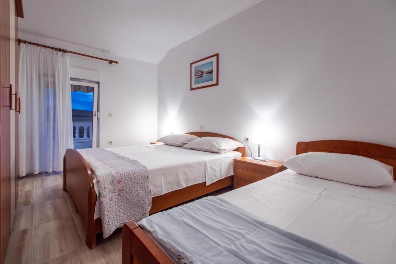 Apartments Bajcic Kampor Екстериор снимка