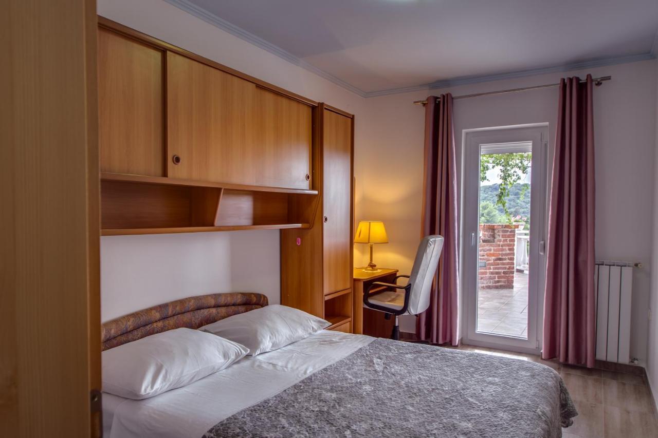 Apartments Bajcic Kampor Екстериор снимка