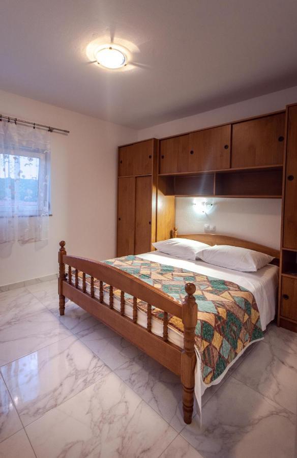 Apartments Bajcic Kampor Екстериор снимка