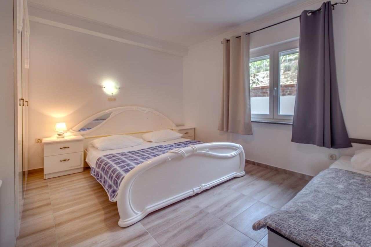 Apartments Bajcic Kampor Екстериор снимка